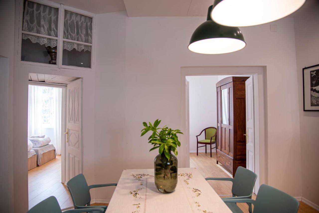 Center Galerie House