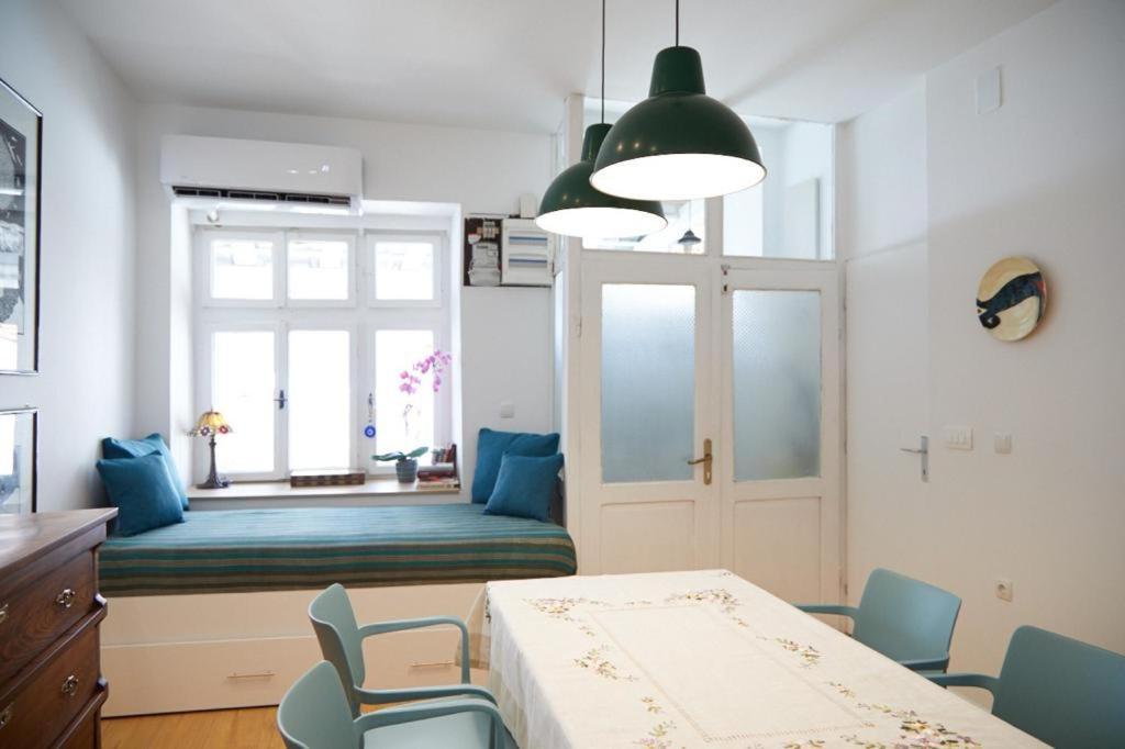 Center Galerie House *